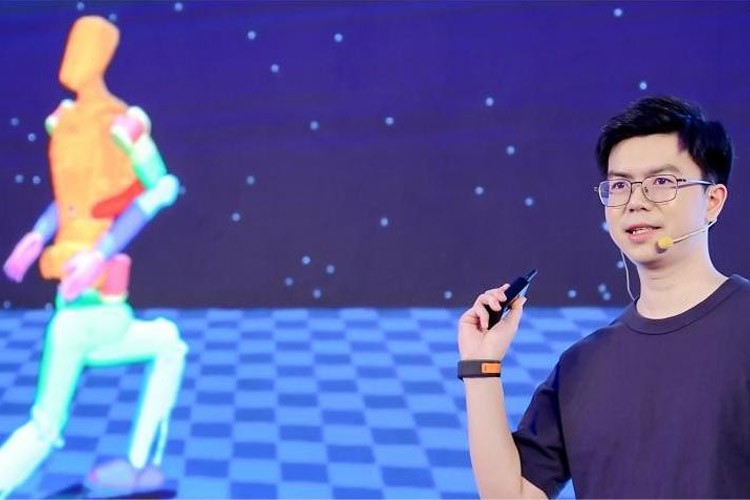 天才少年稚晖君365英国上市机器人走路进场！AI模型做大脑，目标售价20万以内