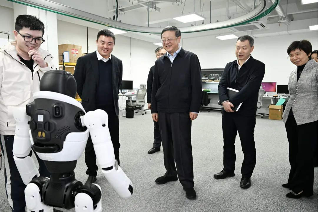 上海市委书记陈吉宁专题调研365英国上市机器人